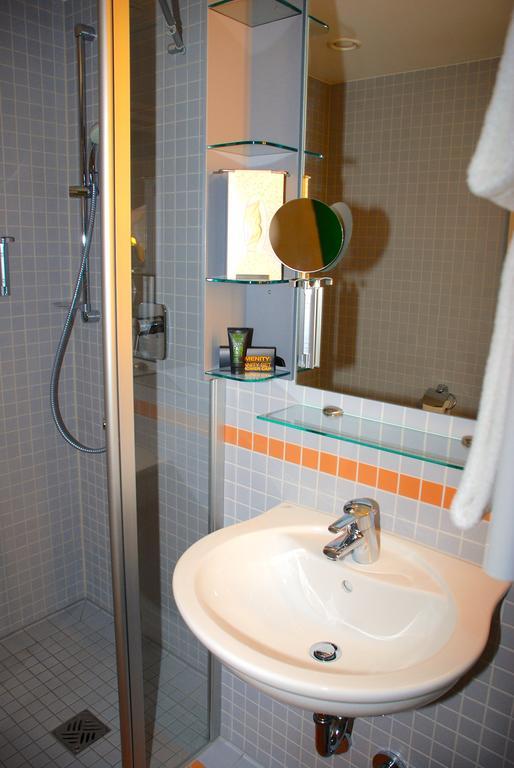 Hezelhof'S Radl-Hotel Wassertrüdingen Oda fotoğraf